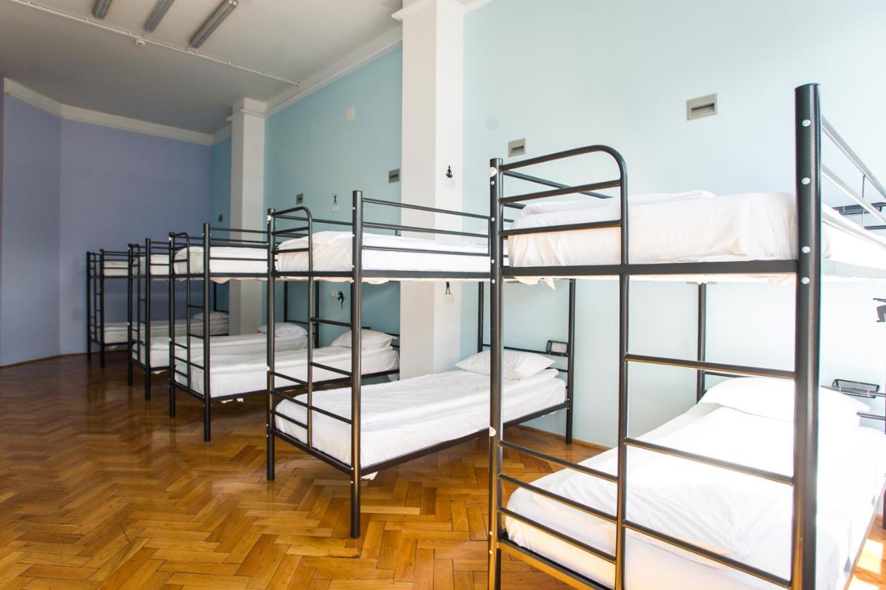 B13 Hostel سيبيو المظهر الخارجي الصورة
