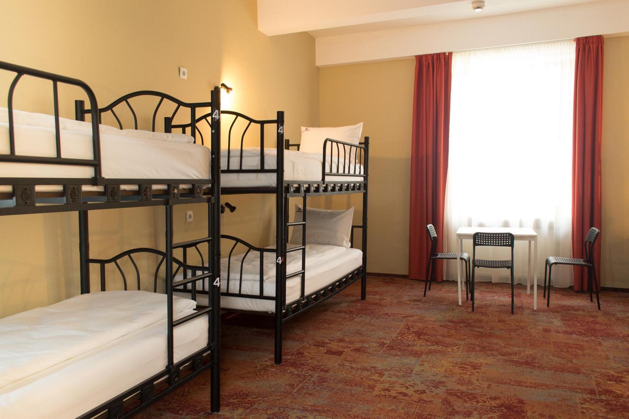 B13 Hostel سيبيو المظهر الخارجي الصورة