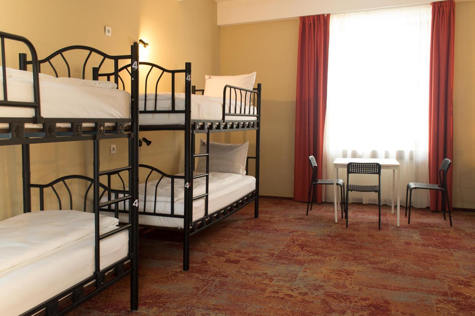 B13 Hostel سيبيو المظهر الخارجي الصورة