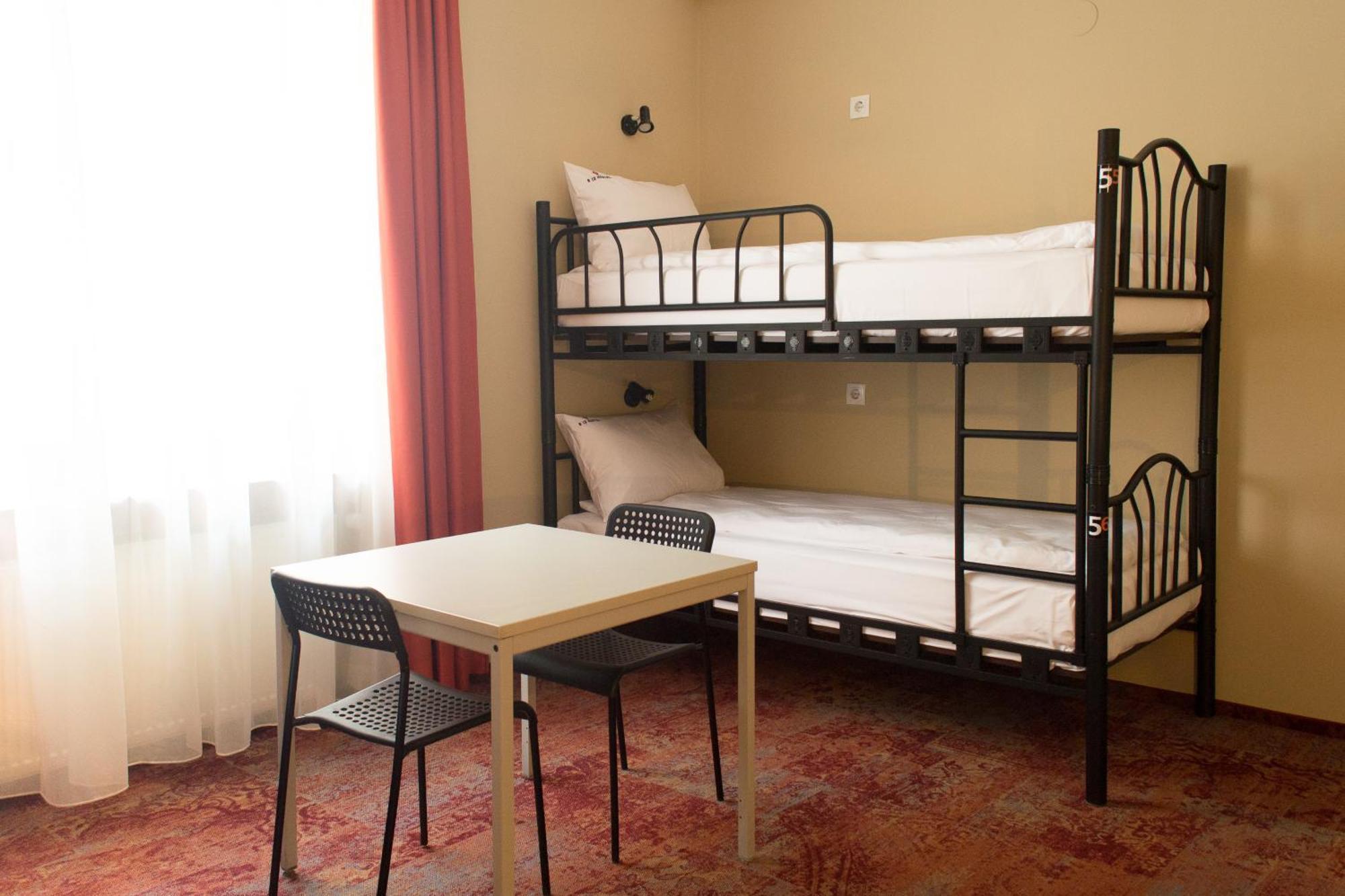 B13 Hostel سيبيو المظهر الخارجي الصورة