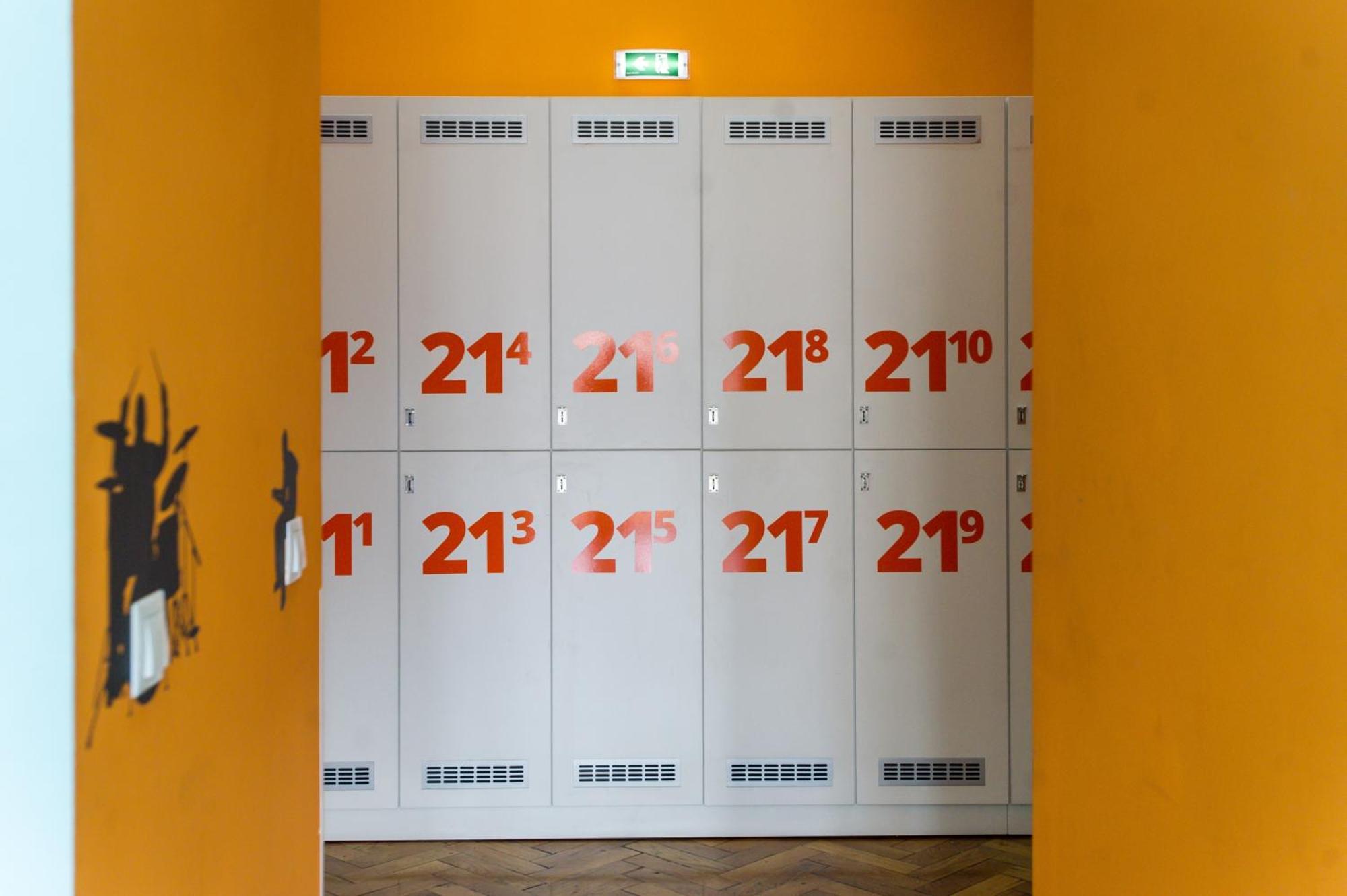B13 Hostel سيبيو المظهر الخارجي الصورة