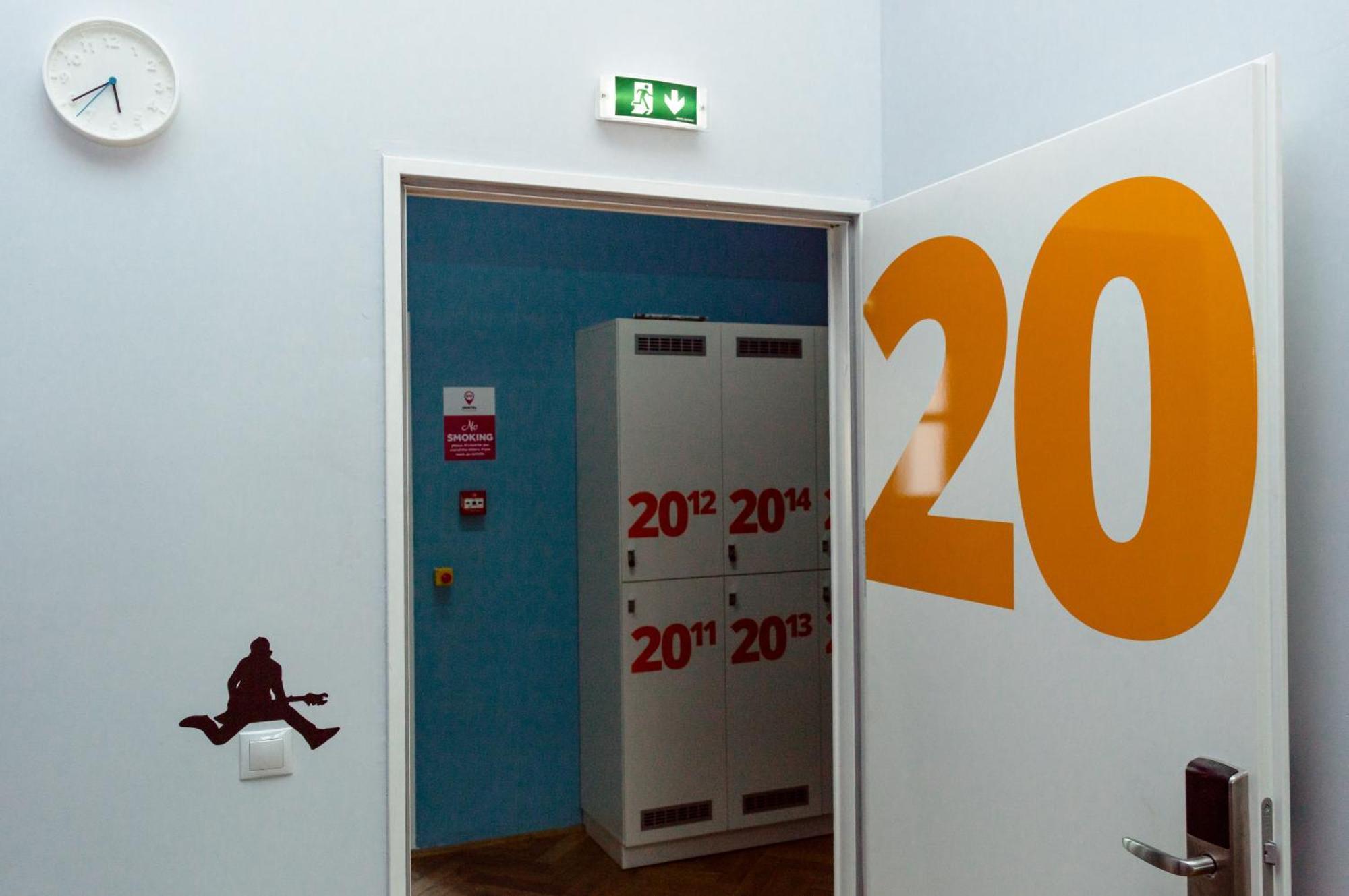 B13 Hostel سيبيو المظهر الخارجي الصورة